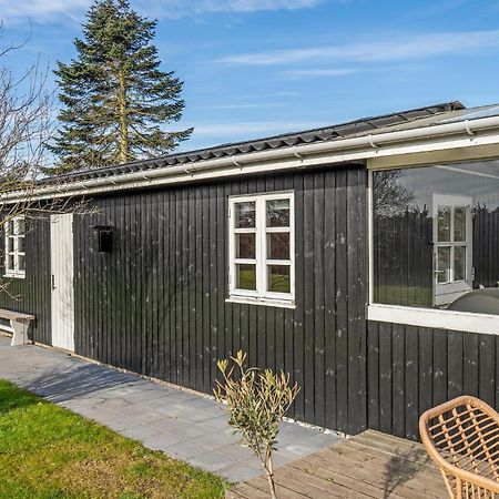 Lovely Home In Otterup With Kitchen Exterior foto