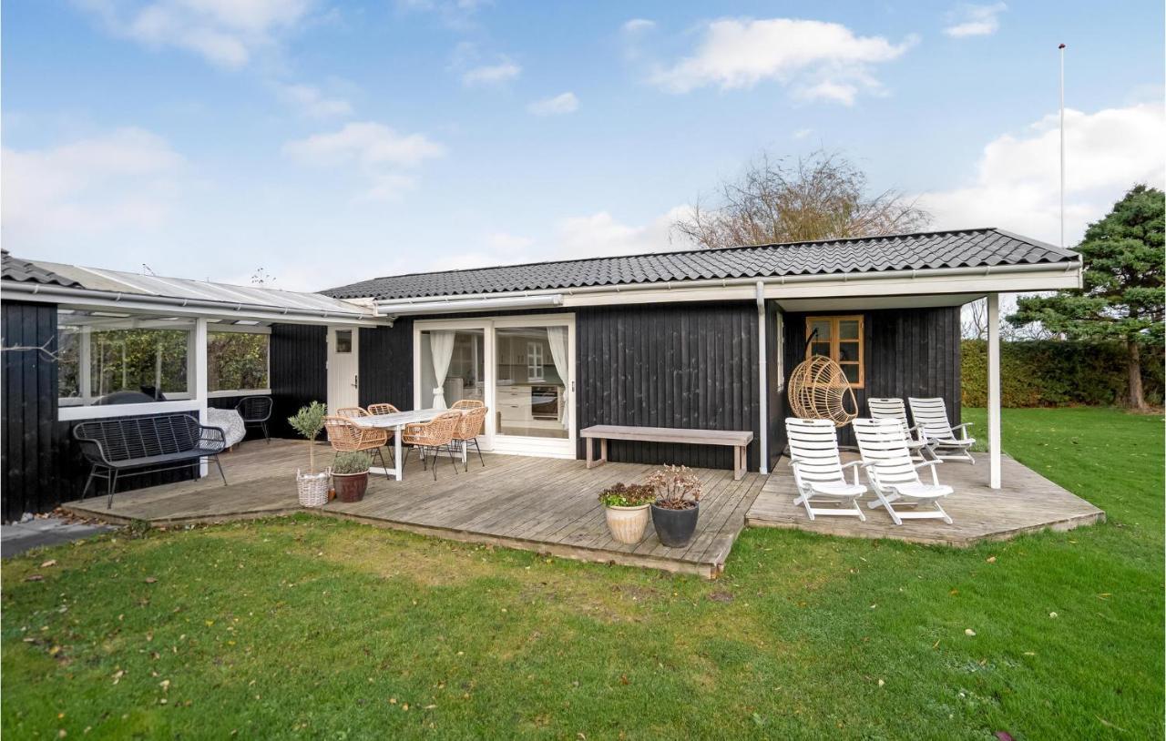 Lovely Home In Otterup With Kitchen Exterior foto