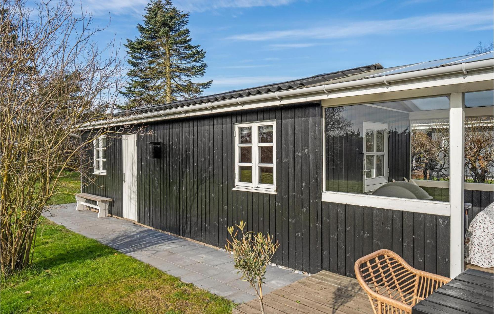 Lovely Home In Otterup With Kitchen Exterior foto