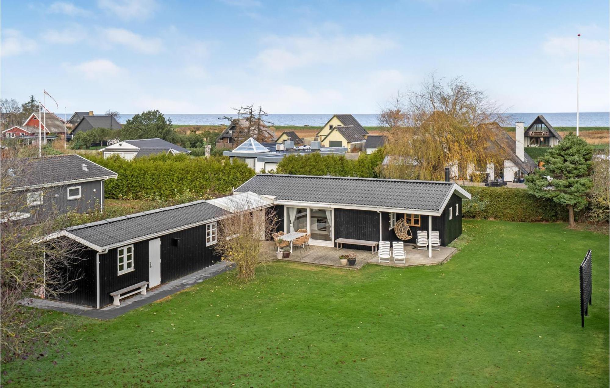 Lovely Home In Otterup With Kitchen Exterior foto